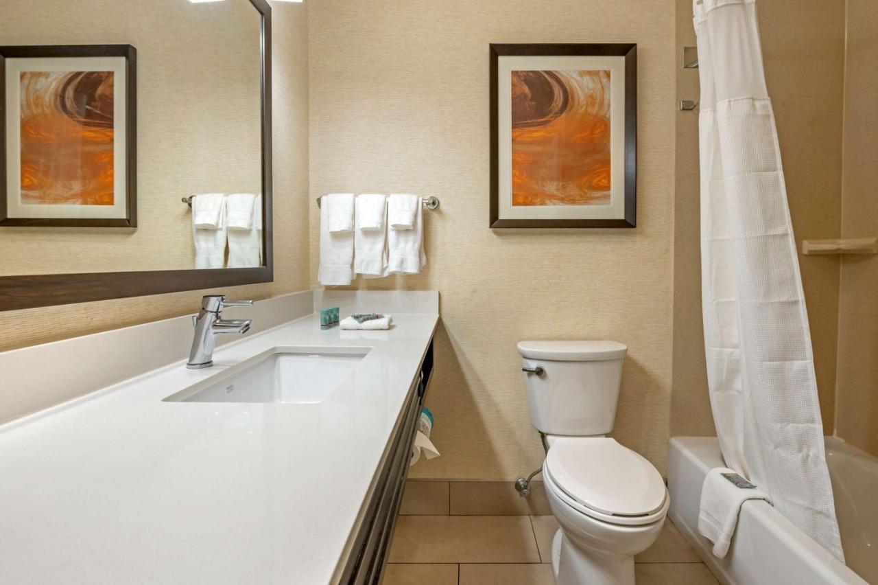 Best Western Hilliard Inn & Suites Exterior photo