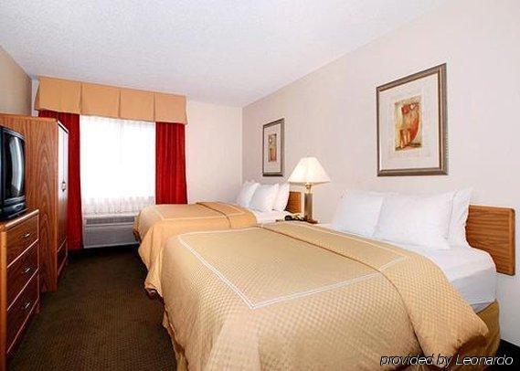 Best Western Hilliard Inn & Suites Room photo